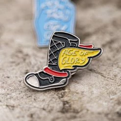 Age Of Glory - Flying Boots Pin Gifts